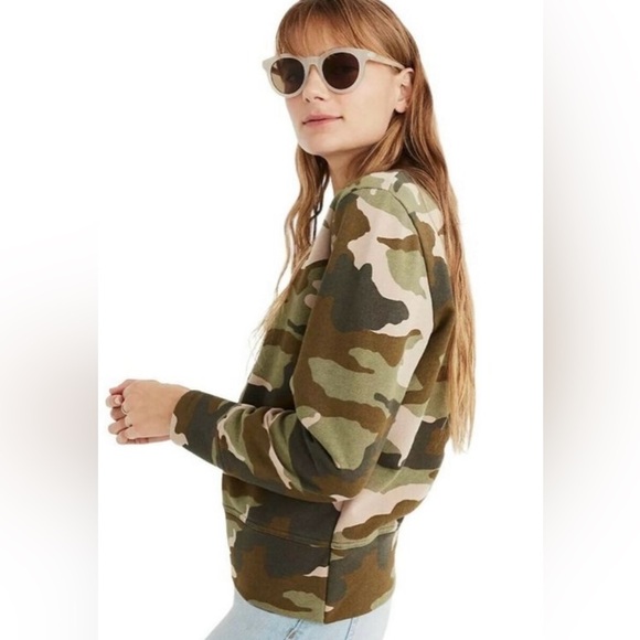 Madewell Tops - Madewell Miles Green Camo Crew Neck Sweatshirt Sz Small